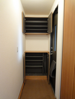 広い下駄箱の画像